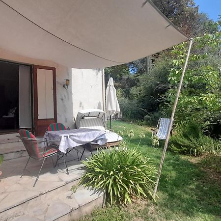 Studio Apartment In Bargemon Exterior photo