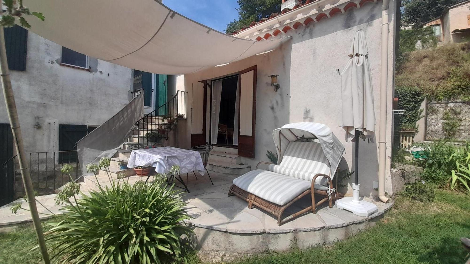 Studio Apartment In Bargemon Exterior photo